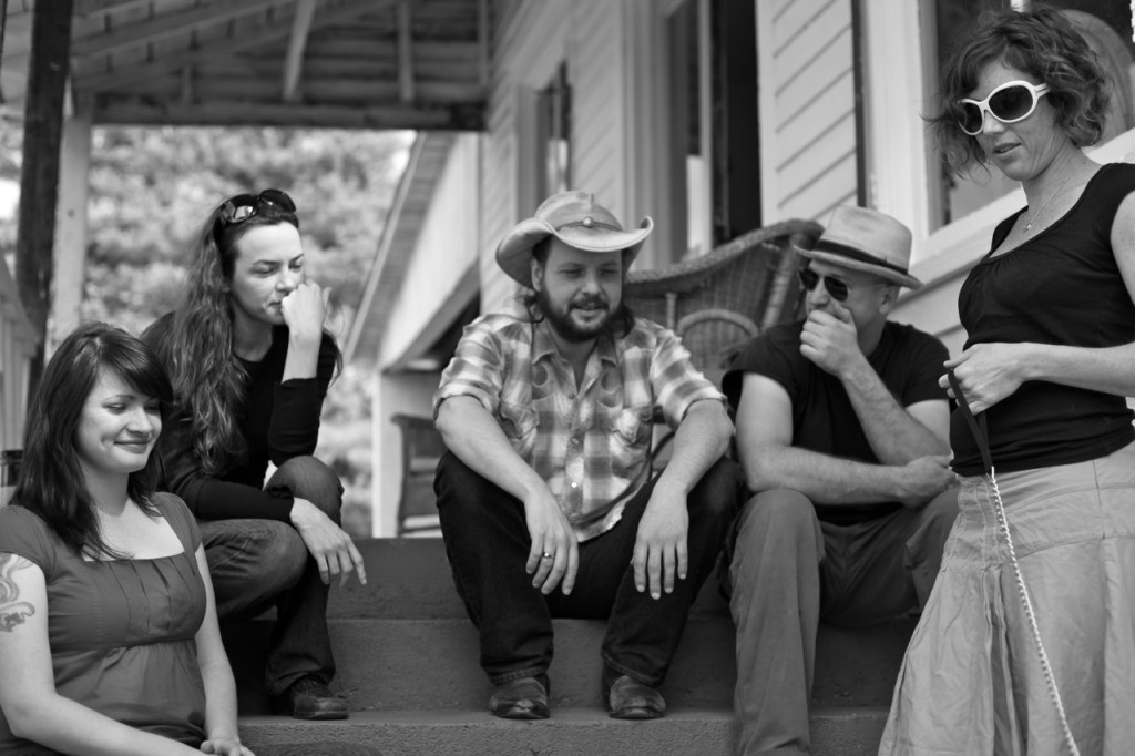 JIM WAIVE & THE YOUNG DIVORCEES JOIN ALICE ON THE PORCH