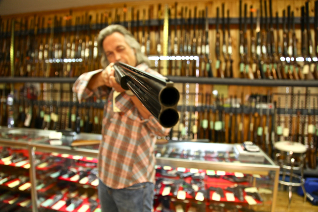 Jim Lauderdale (Cousin Bob)